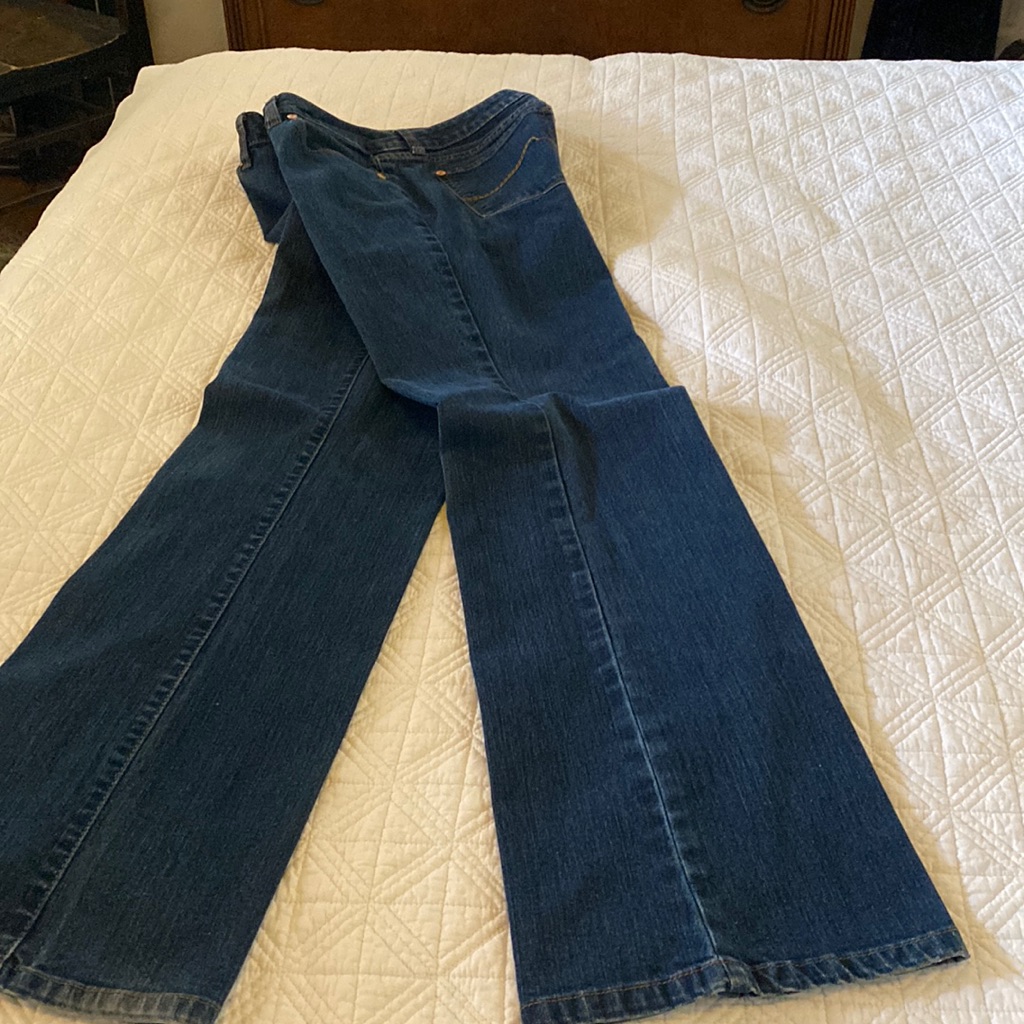 Apt9 Fortune Size 8 Jeans, Great Condition